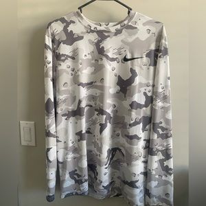 Nike dri fit camo performance tee great condition